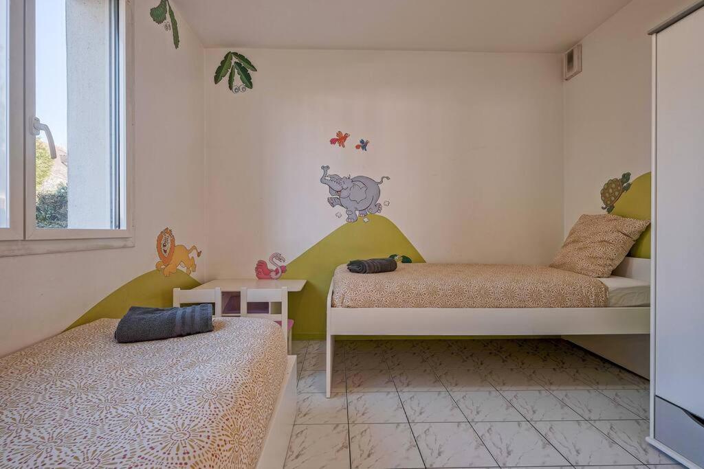 Villa Paris Garden - 15 Minutes De Disneyland Paris Монтеврен Екстериор снимка